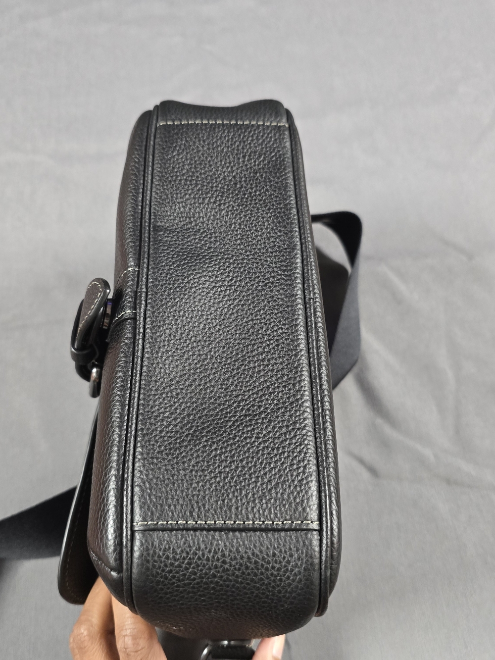COACH New York Black Leather Men's Crossbody Bag - Picture 8 of 10